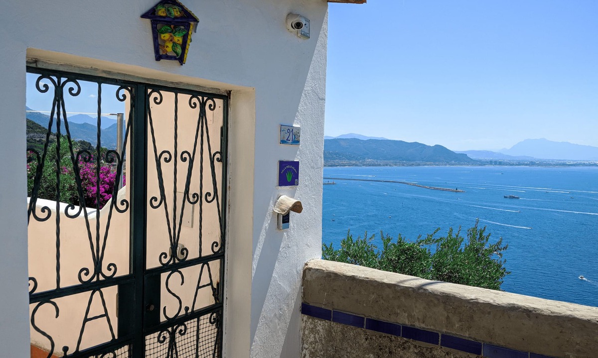 Raito Villa | Villa of the agavi