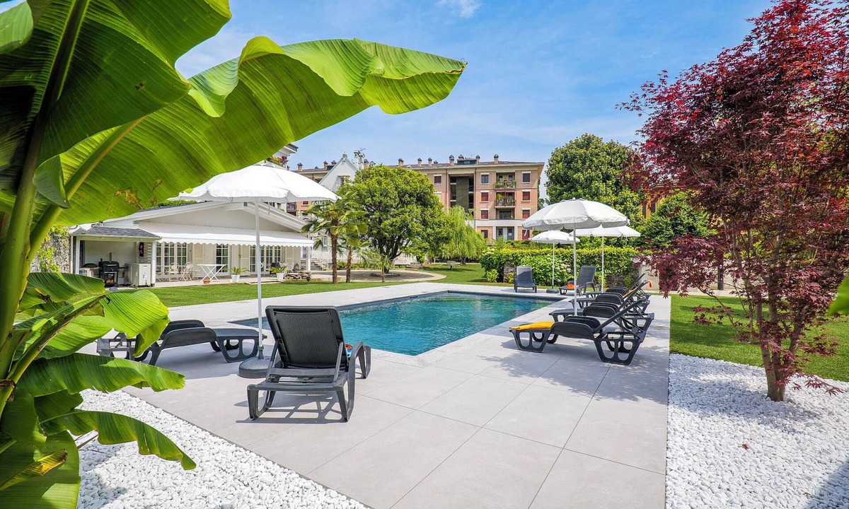 Intra Apartment | Villa Rachel Trilo by Lago Reisen
