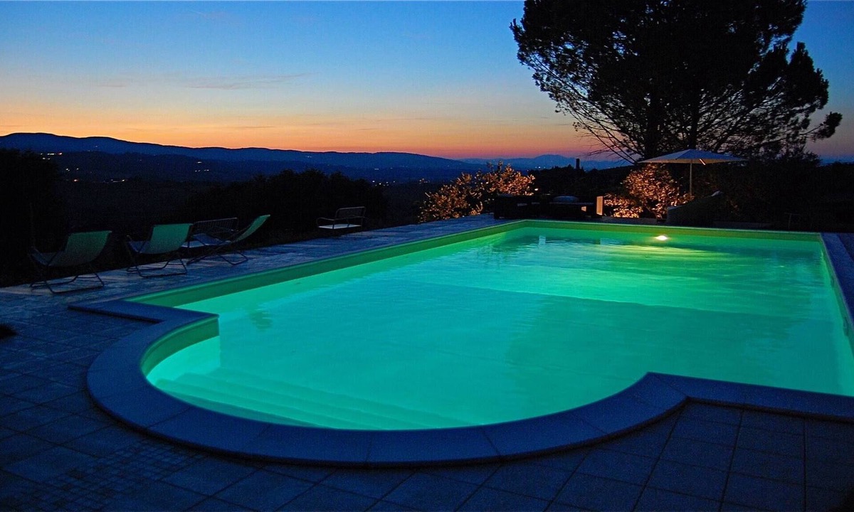 Pietrauta Villa | Villa Sole Vino - sensational holiday venue - central location - sleeps 15