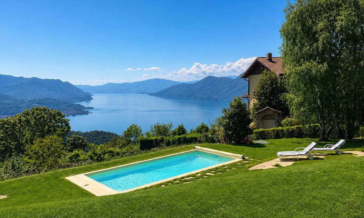 Agra Villa | Villa Tirolese by Lago Reisen