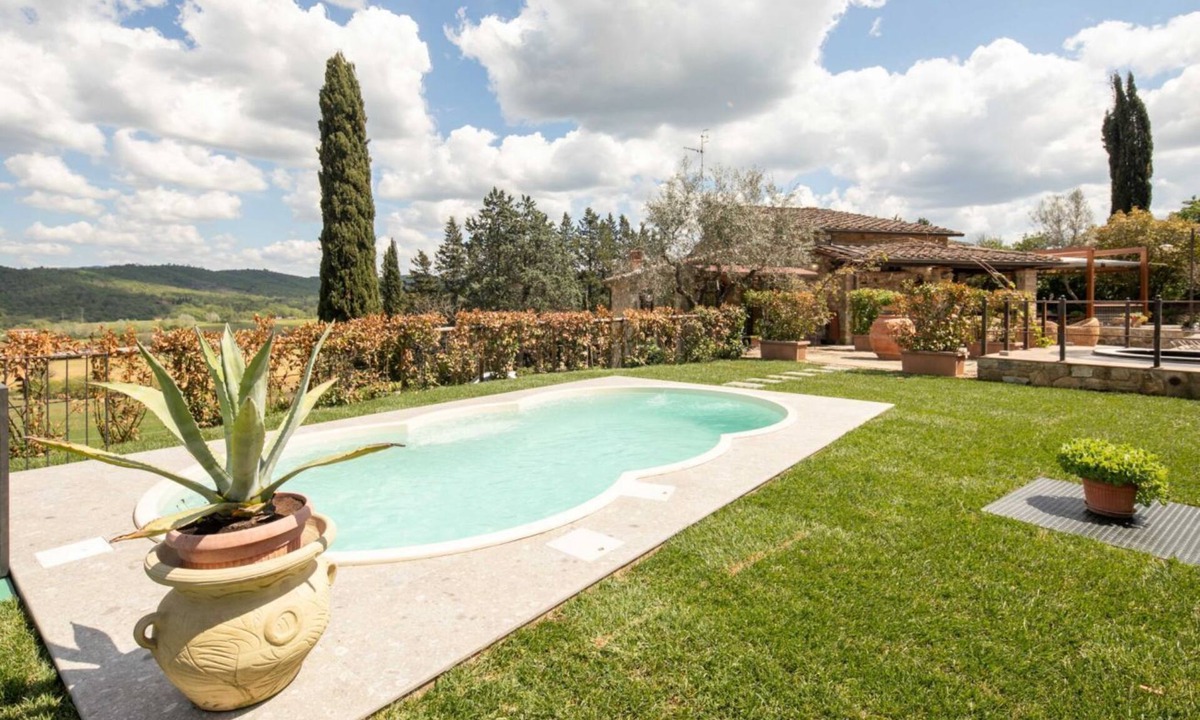 Capannole Villa | Villa Vepri by MMega
