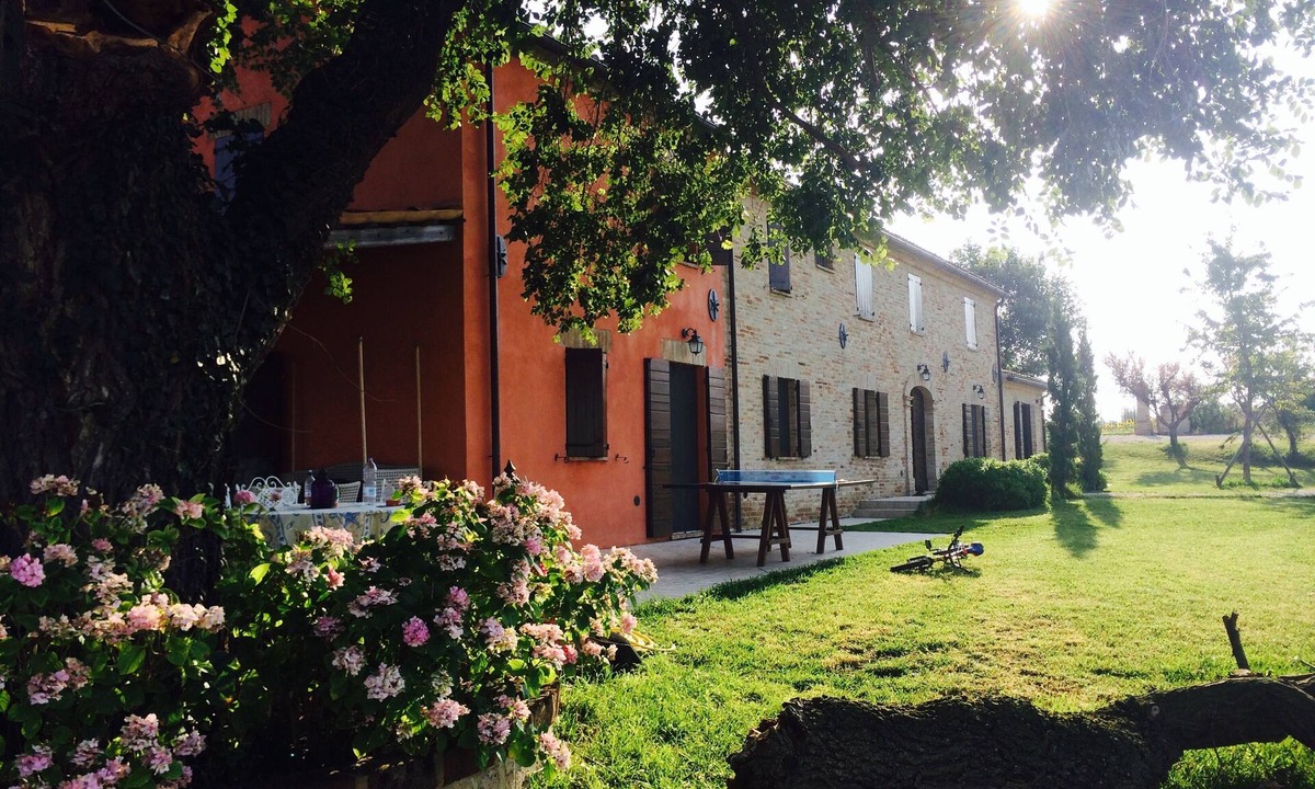 San Costanzo House | Villa with Pool very close to the Sea
