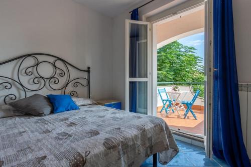 Porto Recanati House | Villa with private garden a stone's throw from the sea