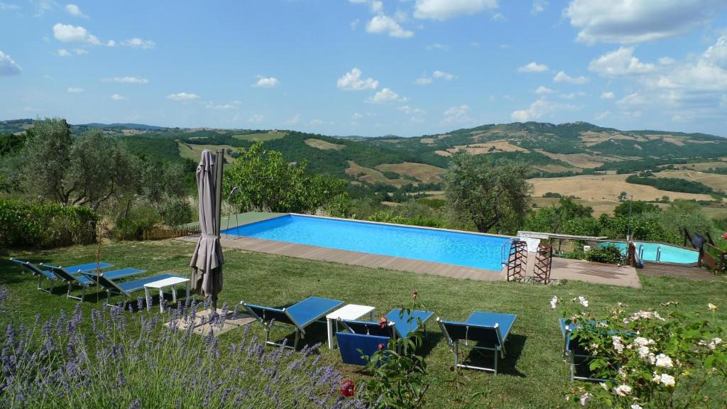 Radicondoli Villa | Villa with private swimming pool and private garden in quiet area, panoramic views