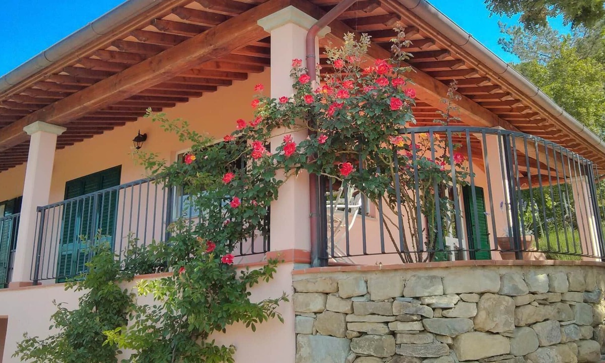 Subbiano Apartment | Villa with swimming pool near Arezzo Tuscany