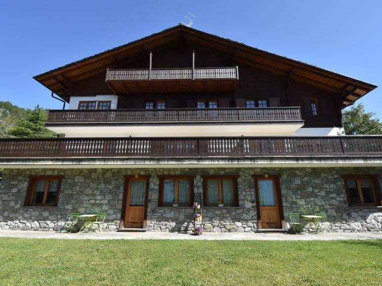 Ville Sur Sarre Apartment | Ville Sur Sarre Apartment, Sleeps 4 with WiFi