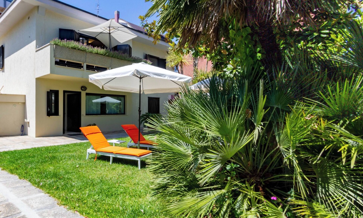Francavilla al Mare Apartment | Villino D'Agostino · Beachside 2-room villa flat, garden view balcony