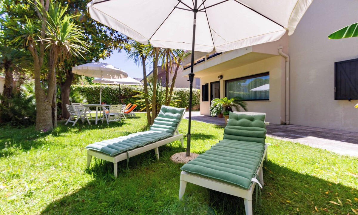 Francavilla al Mare Apartment | Villino D'Agostino · Beachside 2-room villa flat, parking & 2 baths
