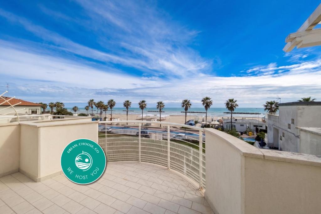 Lido di Fermo Apartment | -Vista mare- WiFi AC terrazza e 6 posti