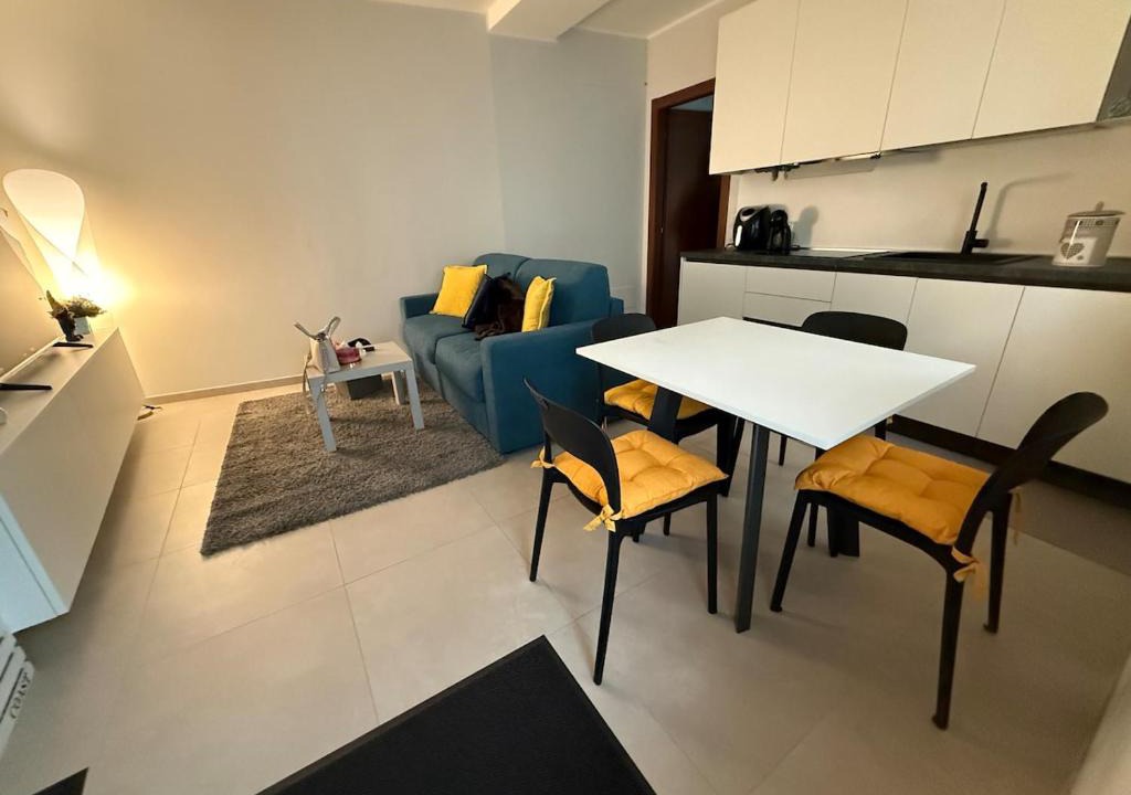 Melzo Apartment | Vittorio city apartment, Milano, Centro