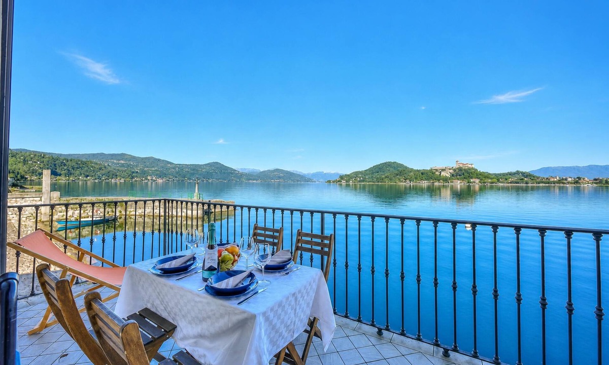 Arona Apartment | Volo Di Gabbiani: Lakefront Arona Flat with Terrace, Arona, Italy