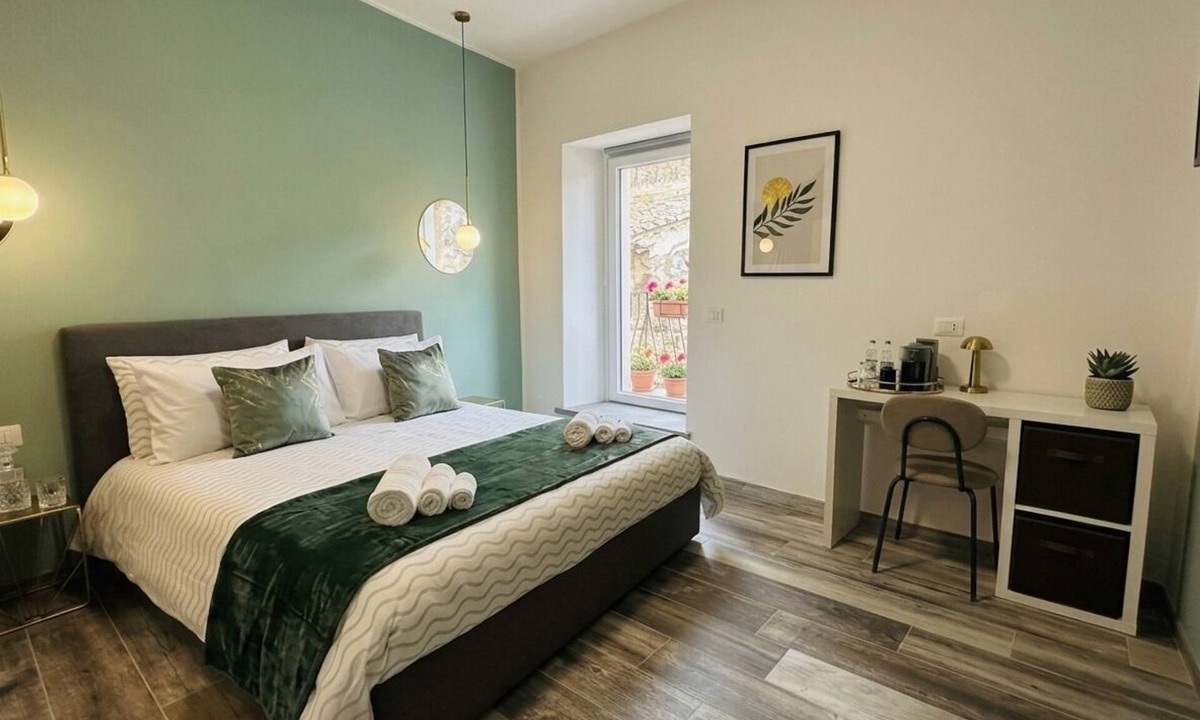 Vitorchiano House | WelcHome Vitorchiano double room with balcony