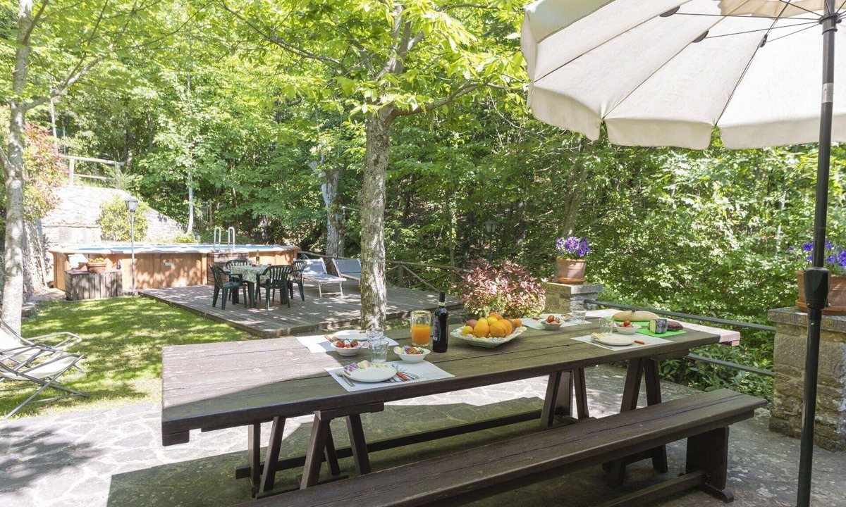 Cortona House | Wonderful private villa for 4 people with private pool, TV, patio and pets allowed