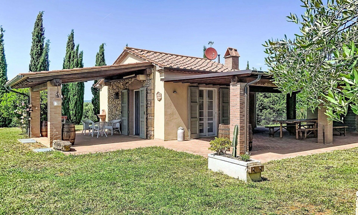 Casale Marittimo House | Wonderful private villa for 6 guests with WIFI, TV, terrace, pets allowed and panoramic view