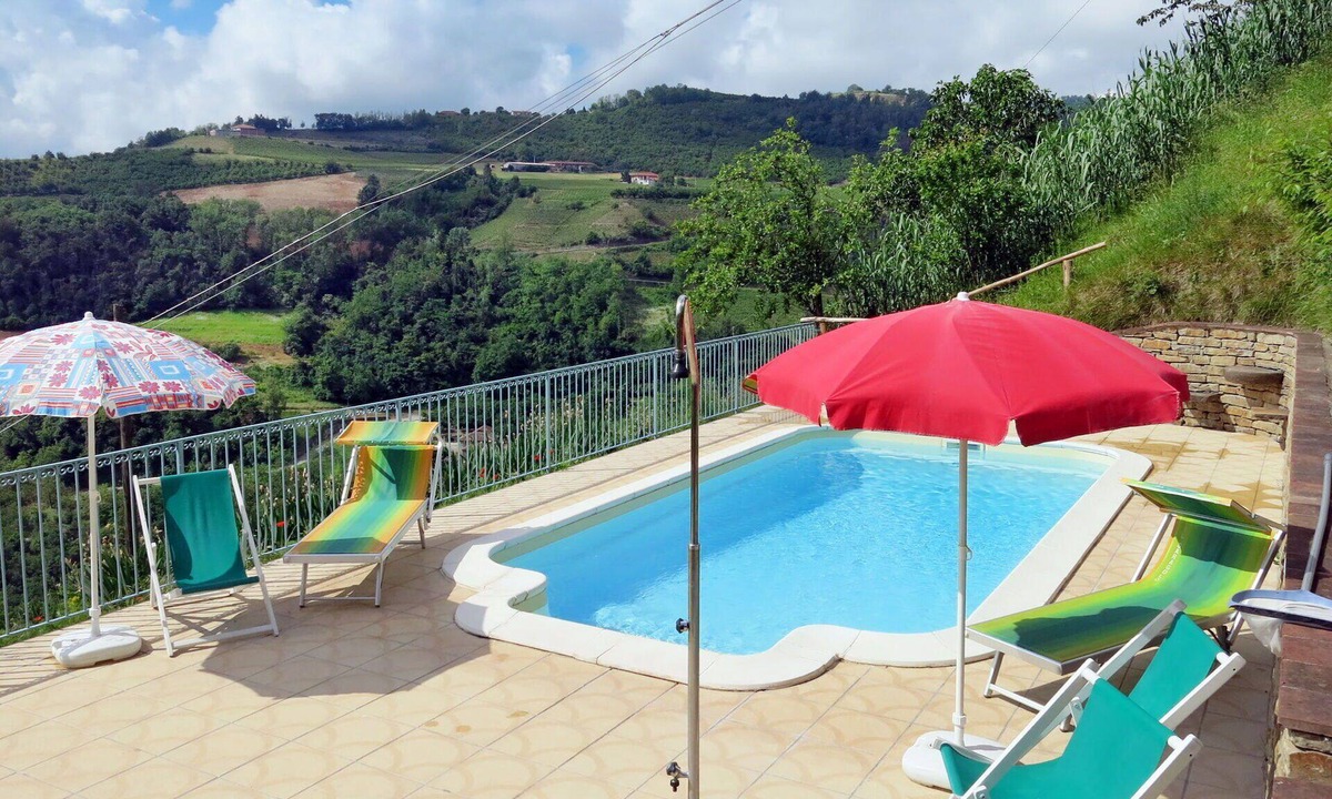 Cossano Belbo House | Wonderful private villa for 10 people with private pool, A/C, patio and pets allowed