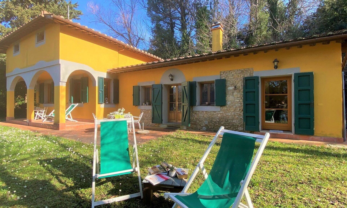 Montescudaio House | Wonderful private villa for 4 guests with WIFI, pets allowed and panoramic view