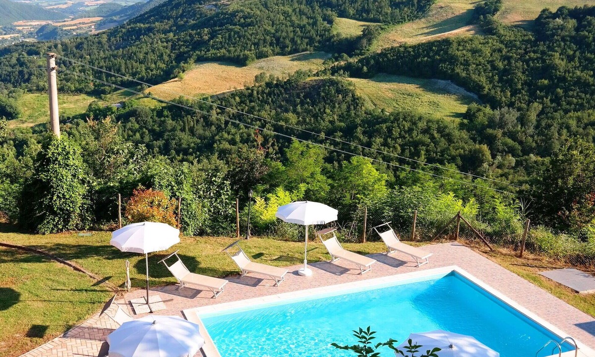 Acqualagna Villa | Wonderful private villa with WIFI, private pool, TV, terrace and panoramic view, close to Urbino