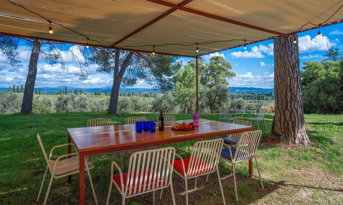 Follonica House | Wonderful private villa for 11 guests with A/C, WIFI, TV and patio