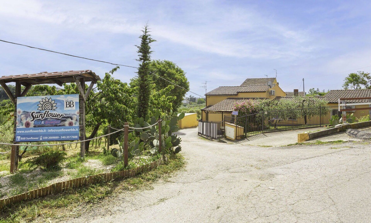 Lanciano House | Wonderful private villa for 6 people with WIFI, A/C, TV, terrace and parking