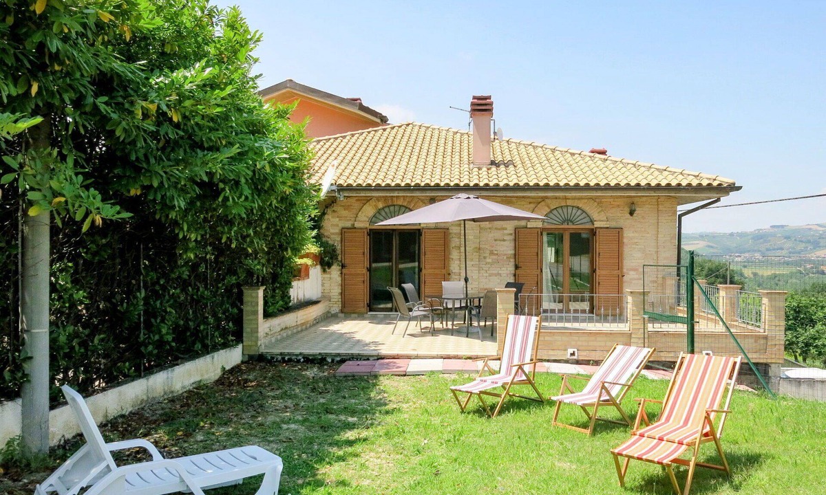 Picciano House | Wonderful private villa for 4 people with WIFI, TV, terrace and pets allowed