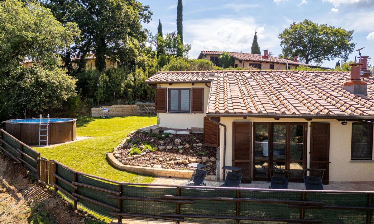 Scansano House | Wonderful private villa with A/C, private pool, WIFI, hot tub, TV, patio and panoramic view