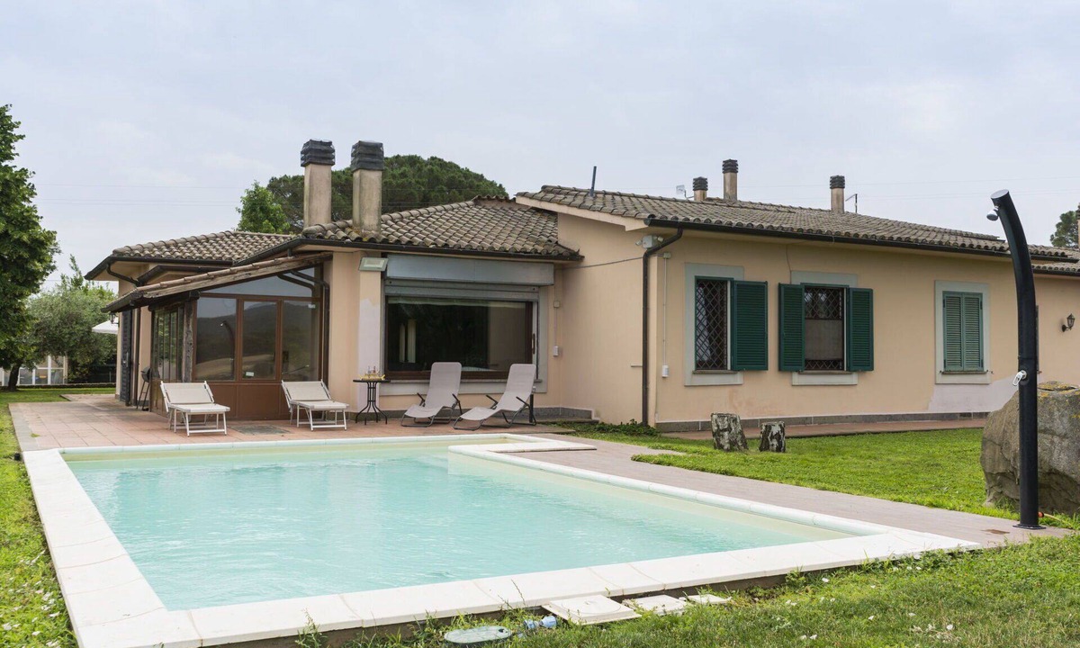 Sutri Villa | Wonderful private villa for 8 people with WIFI, A/C, private pool, TV, pets allowed and parking