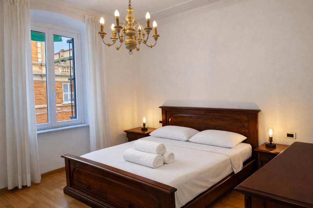 San Fruttuoso Apartment | Xenia - 4 rooms apt in Via Giovanni Torti 3