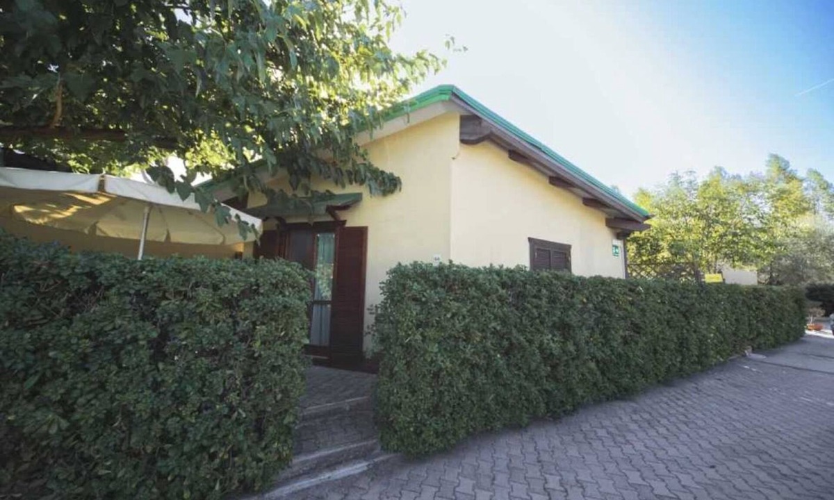 Pineto House | ZEcamping 4* animé pataugeoire dog friendly locatif TV clim 6 pers