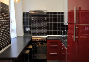 4 bedrooms, 4 bathrooms, 1 kitchen, 1 living room, 1 minute to the Vatican
