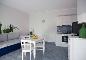 Apartment with terrace. Shared pool. 150 metres from beach