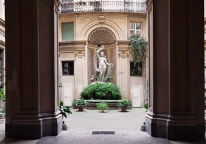 Arenula Suites
