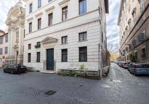 Casa Giulia by Burghesius