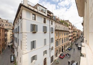 Casa Giulia by Burghesius