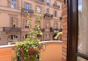 Casa Lescano - central and striking apartment in a historic house.