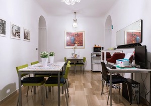 Central apartment Rome, Metro A-B, Sitbus Shuttle, free PC & scan-print