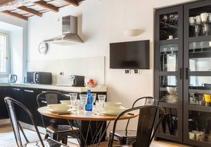 Completely renovated apartment next Colosseum n.2