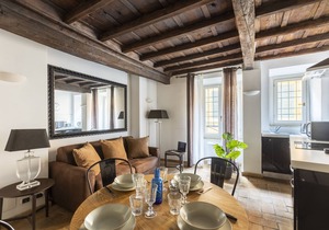 Completely renovated apartment next Colosseum n.2