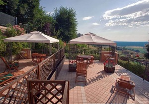 Country House The house of Carla-Pool and WI FI Free-TWO-ROOM APARTMENT 3 km from the SEA