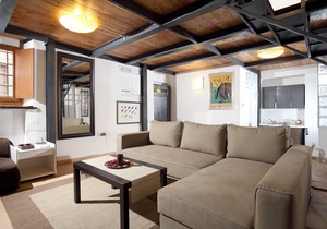 Dali charm and luxury in the heart of Rome