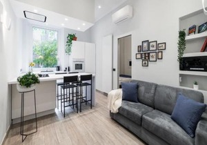 Domus Quiritum Elite, Vatican luxury apartment