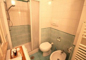 Family 2BR Apartment in Via Giulia