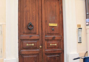 In Trastevere, the heart of Rome, romantic loft central and cheap