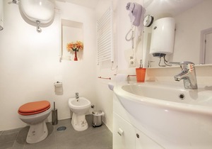 In Trastevere, the heart of Rome, romantic loft central and cheap