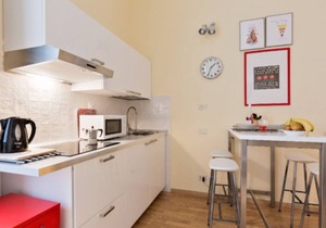 Nice apartment behind the Colosseum and Imperial Forums