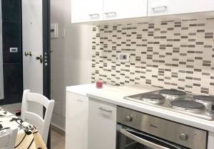 One bedroom appartement with wifi at Napoli