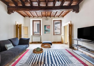 Pantheon Enchanting Luxury Apartment