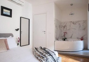 Pink Intimate Jacuzzi Suite Trastevere