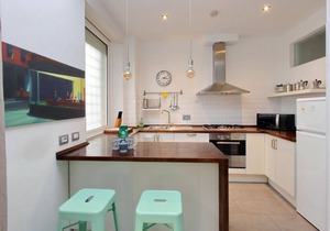 Quaint apartment with vintage furnishings for 6 in the heart of Trastevere