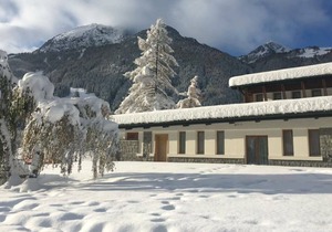 Residence in Gressoney-saint-jean with 1 bedrooms sleeps 4