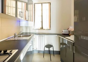Spagna Historical Apartment by Spanish Steps